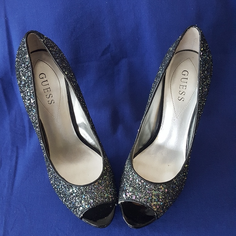 Holiday party Guess glam multicolor sequin pump